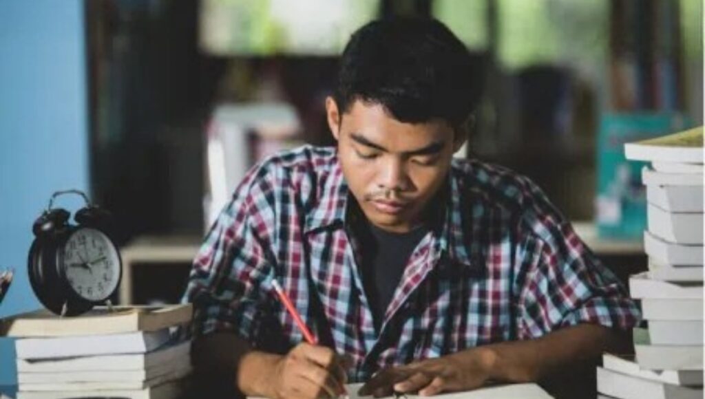 SSC CHSL 2025: आज ही करें रजिस्ट्रेशन, कल बन सकता है सरकारी अफसर बनने का सपना