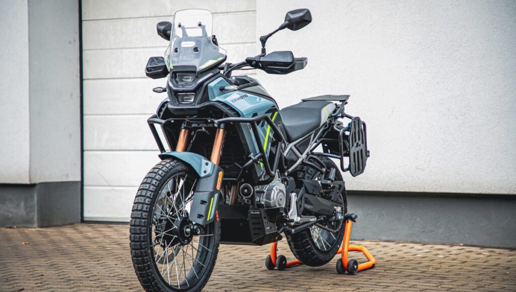 CFMoto 450MT: ₹5.39 लाख में एडवेंचर का नया अंदाज़, जब तकनीक, ताकत और ट्रैक मिलें एक साथ