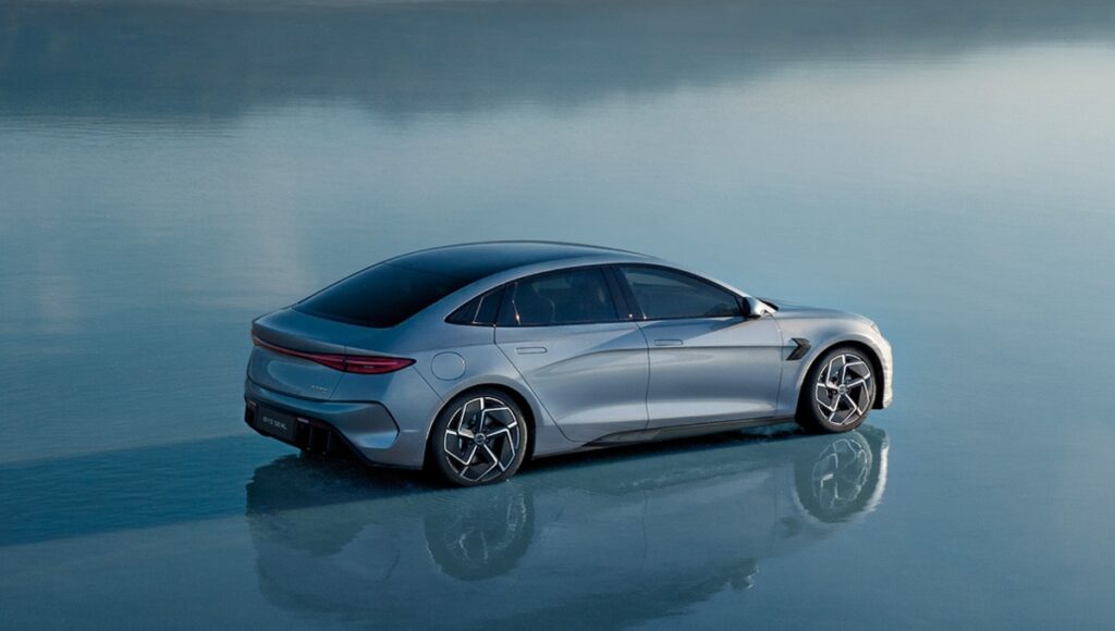 BYD Seal इलेक्ट्रिक कार, 580KM रेंज वाली यह सेडान बदल देगी भारत की सड़कों का अंदाज़