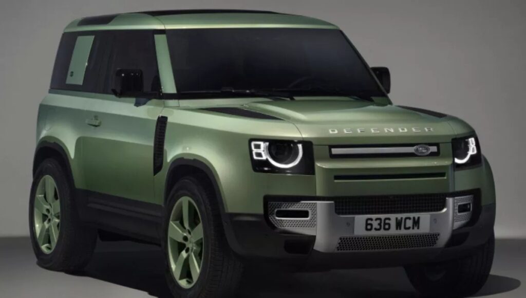 Land Rover Defender 2025: 240 kmph की रफ्तार, 8.2 kmpl माइलेज और 2.30 करोड़ की रॉयल SUV