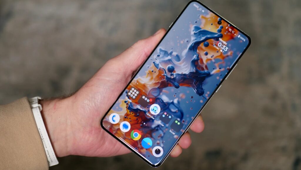 OnePlus 13: 6000mAh की पावरफुल बैटरी और 24GB रैम के साथ 64,999 में मिलेगा 