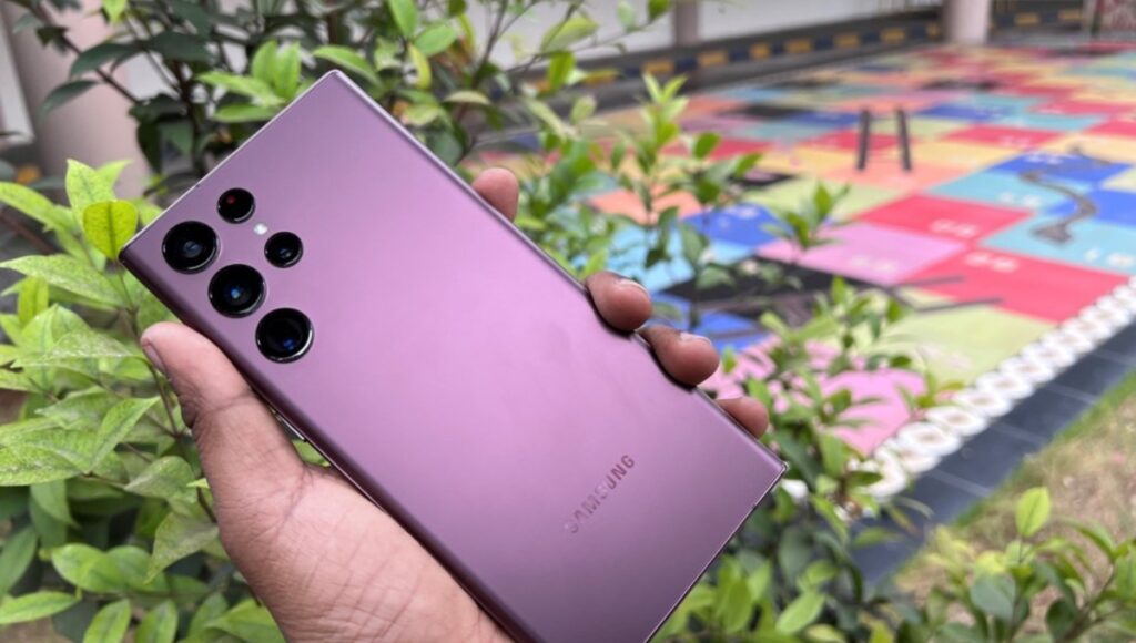 Samsung Galaxy S22 Ultra 5G: ₹62,999 में 5000mAh बैटरी और DSLR जैसे कैमरे वाला शानदार स्मार्टफोन