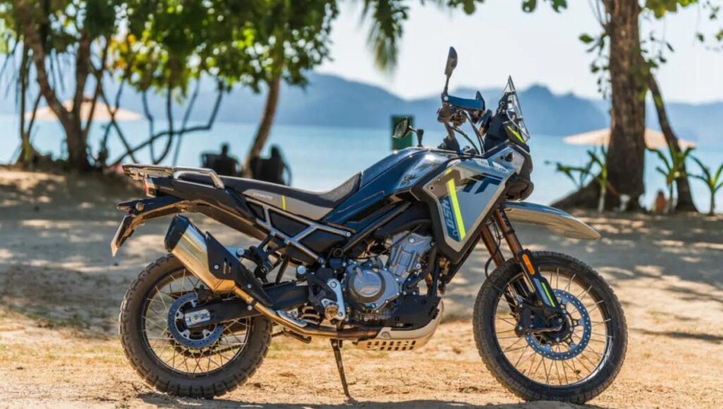 CFMoto 450MT: ₹5.39 लाख में एडवेंचर का नया अंदाज़, जब तकनीक, ताकत और ट्रैक मिलें एक साथ