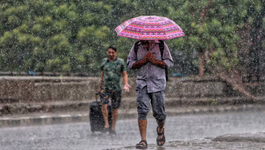 Weather Update: मानसून की बारिश ने बदली रफ्तार, उत्तराखंड, हिमाचल और कई राज्यों में अलर्ट जारी