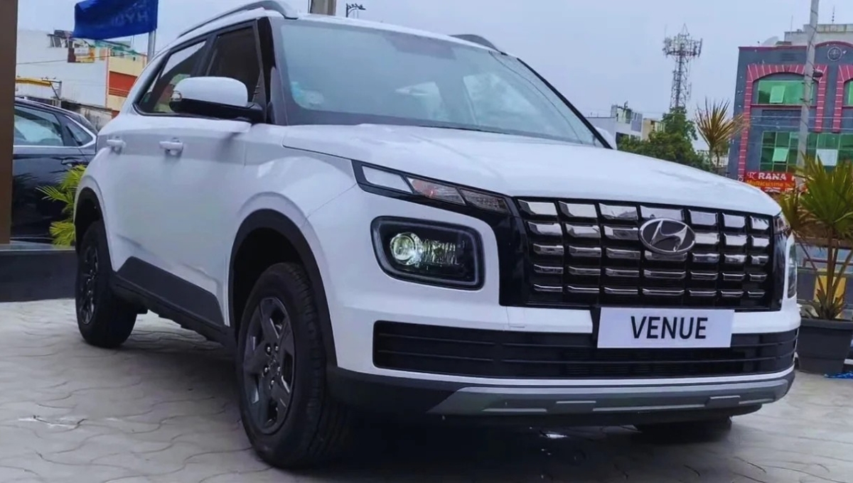 Hyundai Venue 2025: 20 km/l माइलेज और ₹9.50 लाख की कीमत के साथ स्टाइल, टेक्नोलॉजी और कम्फर्ट की परफेक्ट कॉम्पैक्ट SUV
