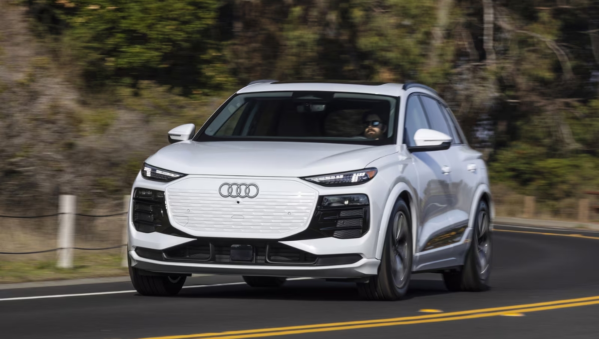 Audi Q6 e-tron 2025: लक़्ज़री EV SUV करीब ₹80-95 लाख में, 625 km की दमदार रेंज के साथ बात बनेगी