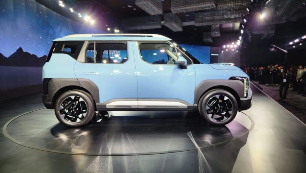 Kia Syros 2025: शानदार SUV, 17.65 kmpl माइलेज और 114bhp पावर के साथ