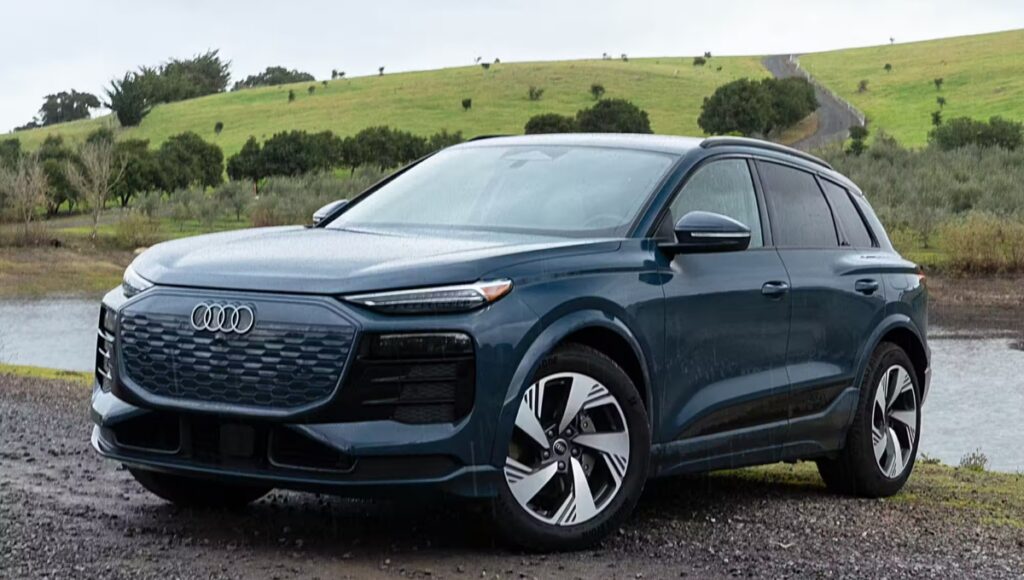 Audi Q6 e-tron 2025: लक़्ज़री EV SUV करीब ₹80-95 लाख में, 625 km की दमदार रेंज के साथ बात बनेगी