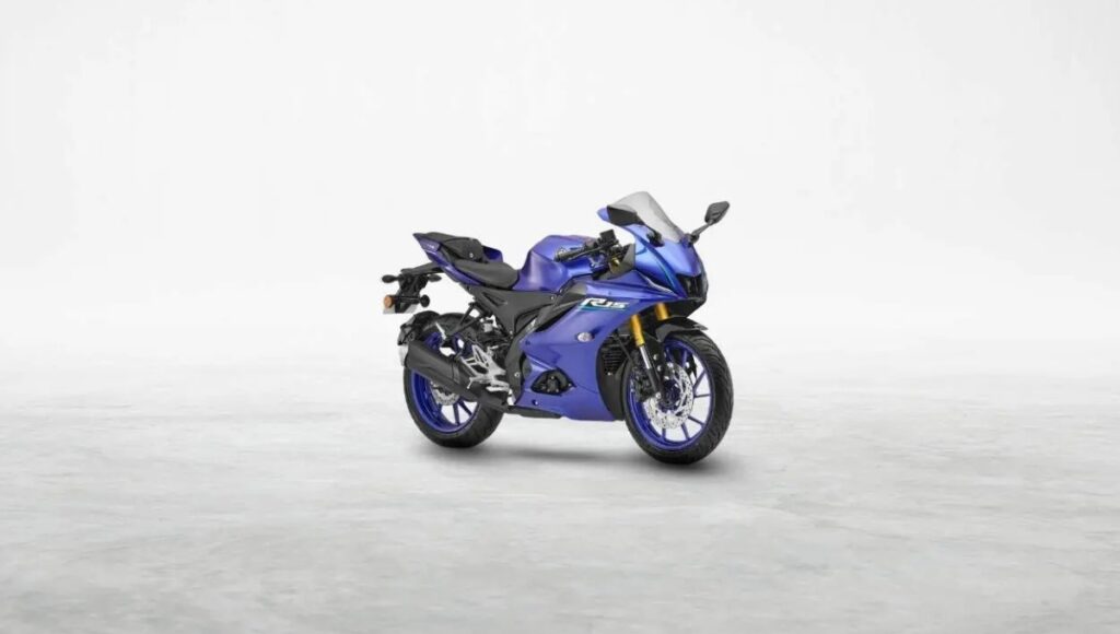 Yamaha R15 V4 2025: सिर्फ़ ₹1.82 लाख में दमदार इंजन और शानदार स्पोर्टी लुक