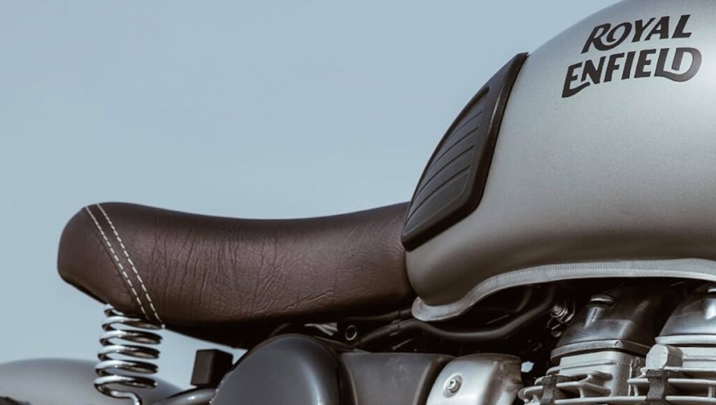 Royal Enfield Classic 350 Price 2025 दमदार 349cc इंजन और क्लासिक लुक वाली बाइक