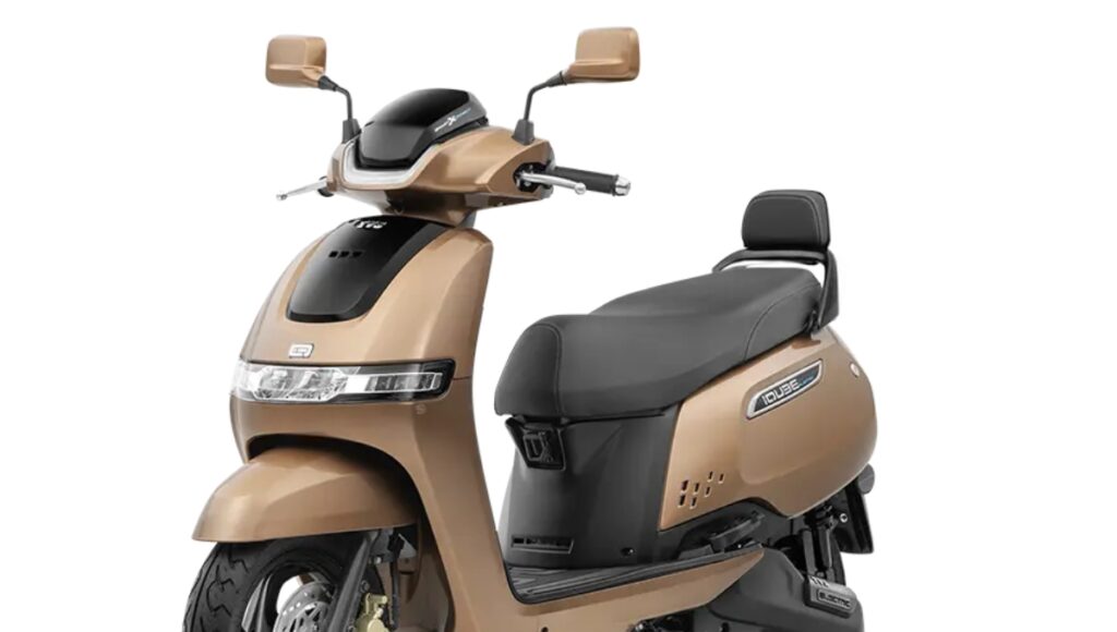 TVS iQube 2025: 94 km रेंज और स्मार्ट फीचर्स वाला स्टाइलिश इलेक्ट्रिक स्कूटर अब और भी किफायती कीमत में
