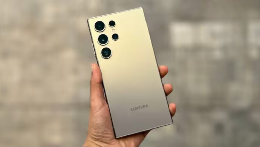 Samsung Galaxy S25 Ultra 2025: 200MP कैमरा, 12GB RAM और प्रीमियम फीचर्स के साथ हाई-एंड फ्लैगशिप स्मार्टफोन, कीमत ₹1,49,999