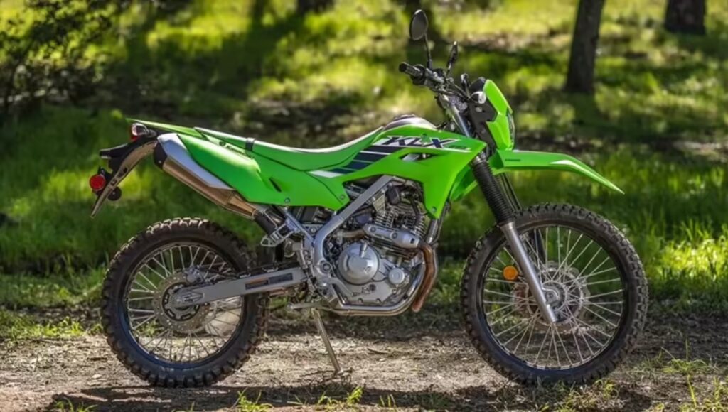 Kawasaki KLX 230: भारत में अब सिर्फ ₹1.84 लाख में मिलेगी दमदार ऑफ-रोड बाइक