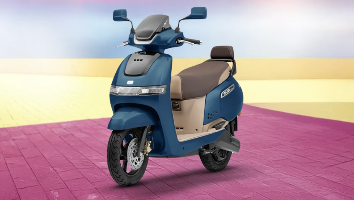 TVS iQube Electric Scooter 2025 4.4 kW पावर, 75 km/h टॉप स्पीड, सिर्फ ₹1.30 लाख में