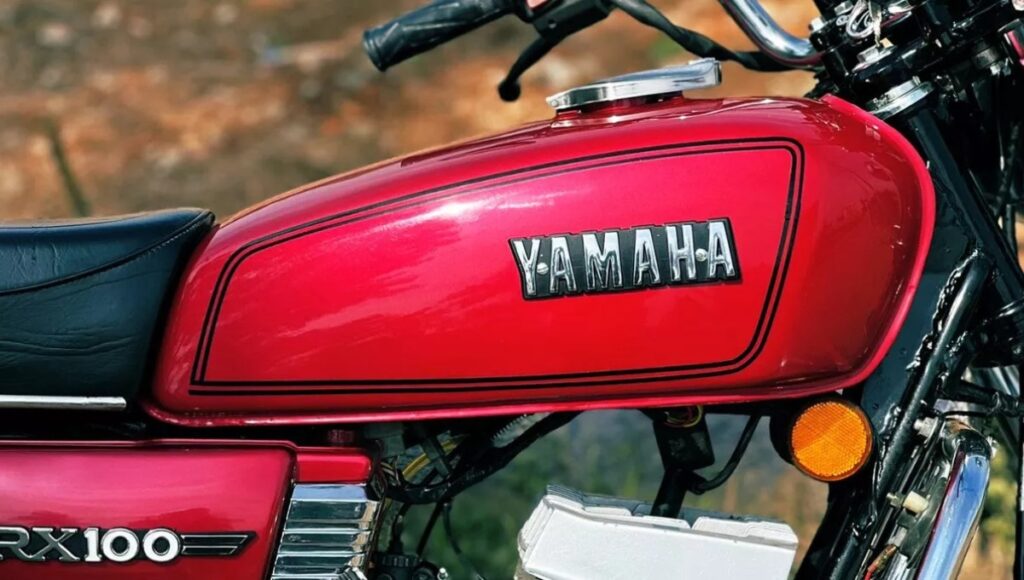Yamaha RX 100 की वापसी, नए लुक और दमदार इंजन के साथ फिर मचाएगी सड़क पर धमाल