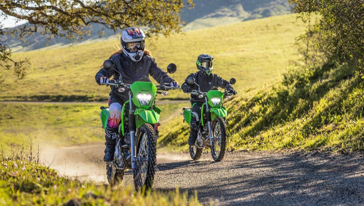 Kawasaki KLX 230: भारत में अब सिर्फ ₹1.84 लाख में मिलेगी दमदार ऑफ-रोड बाइक