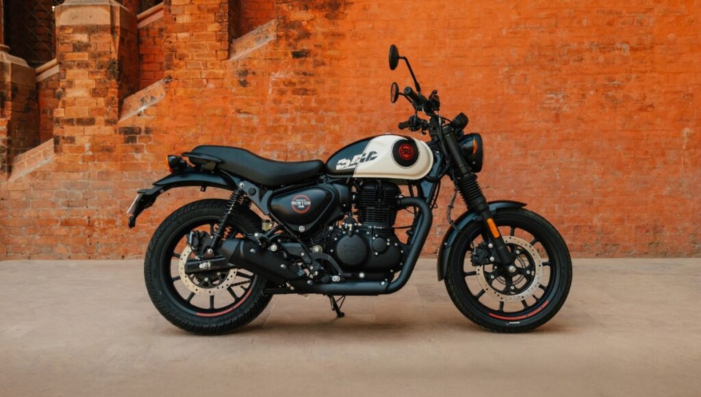 Royal Enfield Hunter 350 Review 2025: दमदार बाइक सिर्फ ₹1,58,229 में