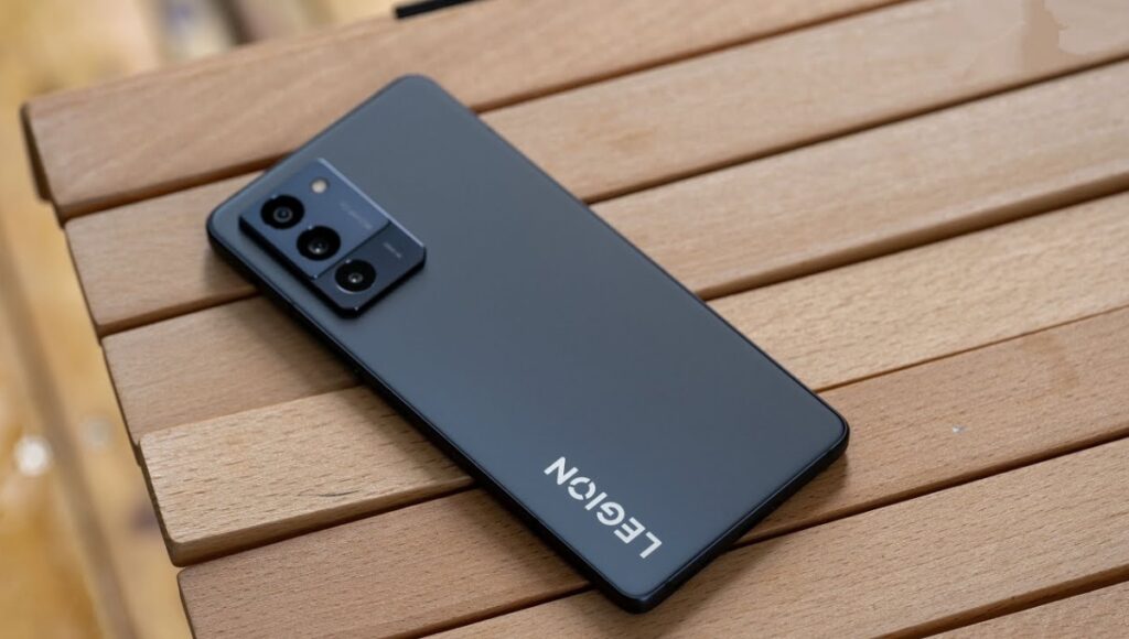 Lenovo Legion Y70: गेमर्स के लिए बना एक पावरफुल स्मार्टफोन जो प्रदर्शन में किसी से कम नहीं