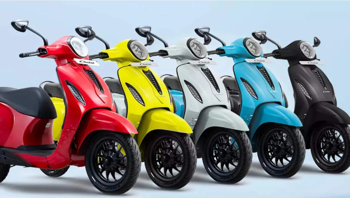 Bajaj Chetak 2025: क्लासिक लुक और मॉडर्न टेक्नोलॉजी वाला जबरदस्त इलेक्ट्रिक स्कूटर